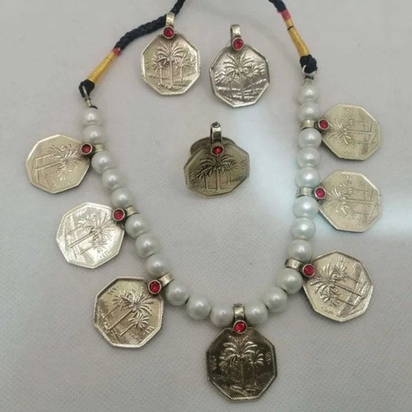 Vintage Coins and Pearls Beads Jewelry Set, Coins Necklace With Earrings - Picture 2 of 5